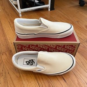[NWT] WHITE CLASSIC VANS SLIP ON 98 DX